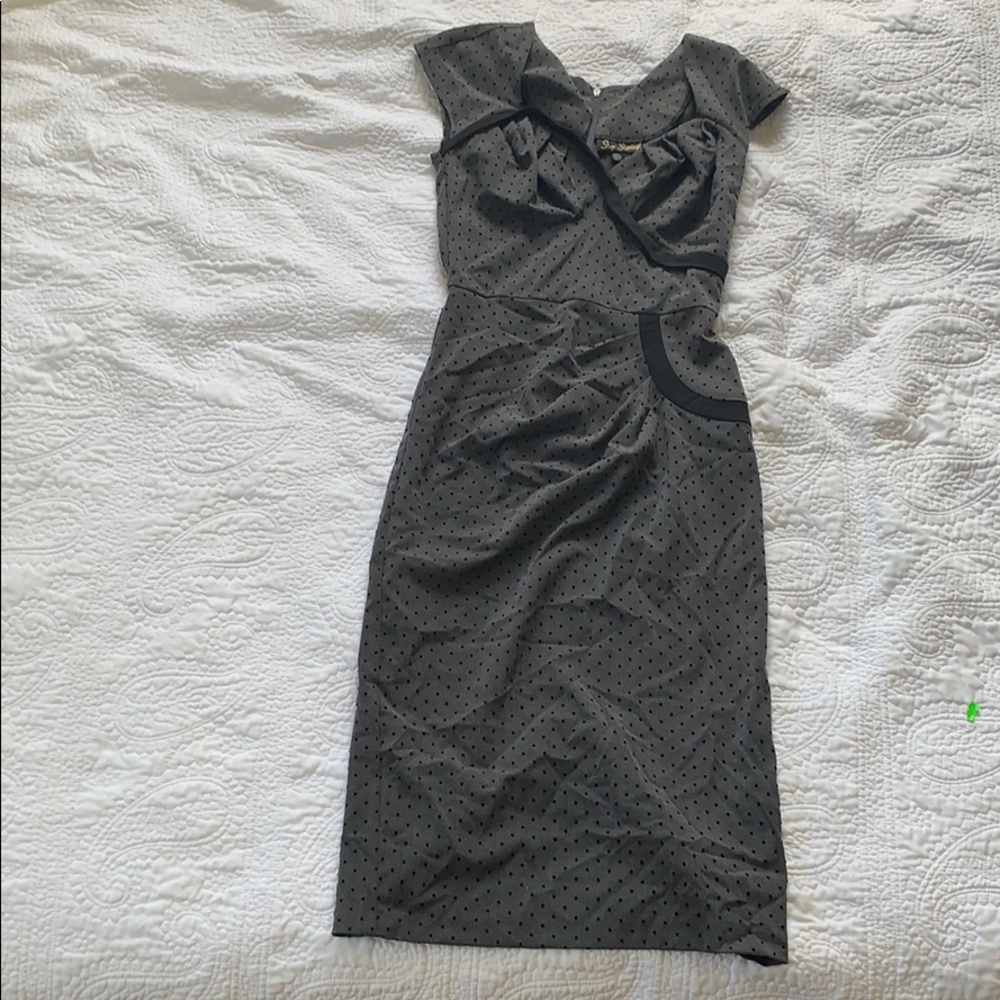 Vintage style 1940s tight midi dress